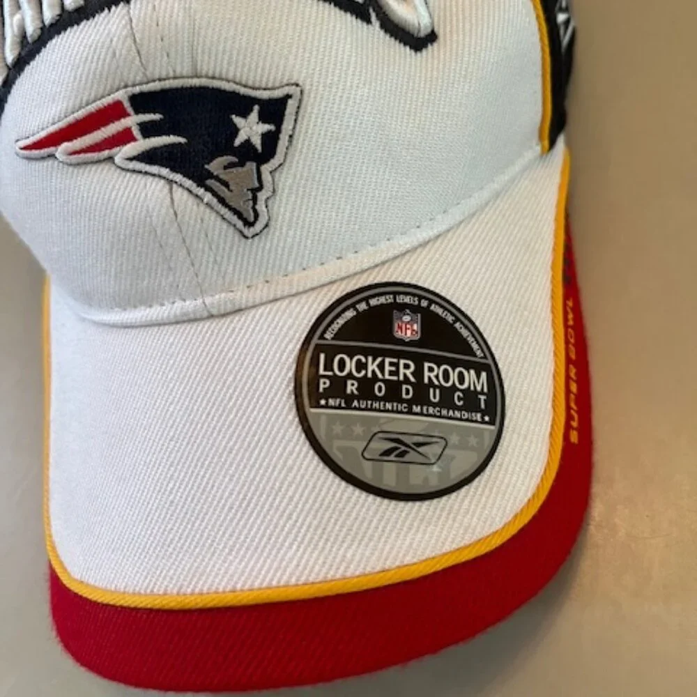 NEW ENGLAND PATRIOTS Super Bowl XXXVIII Champions Locker Room Hat-NEW